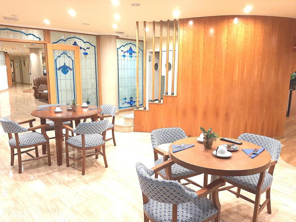 Hotel Nueva Plaza Maliaño Esterno foto