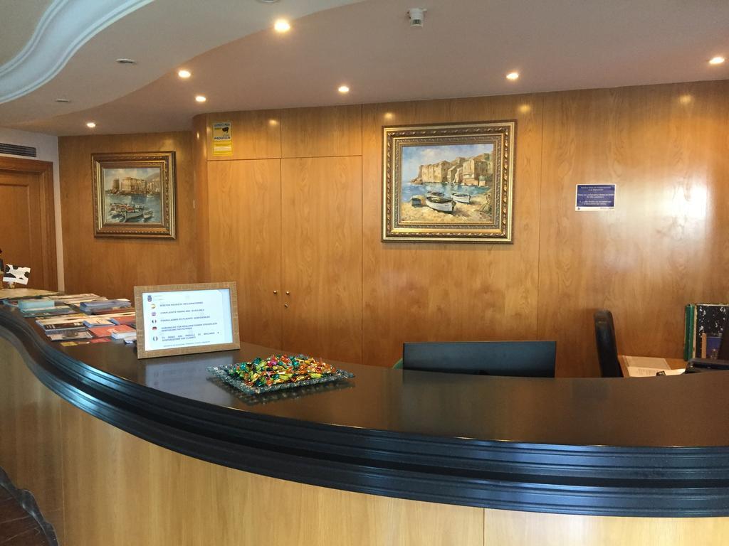 Hotel Nueva Plaza Maliaño Esterno foto